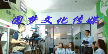 如何打造一張集“商業攝影”與“婚禮跟拍”實力于一體的年會錄影攝影網站